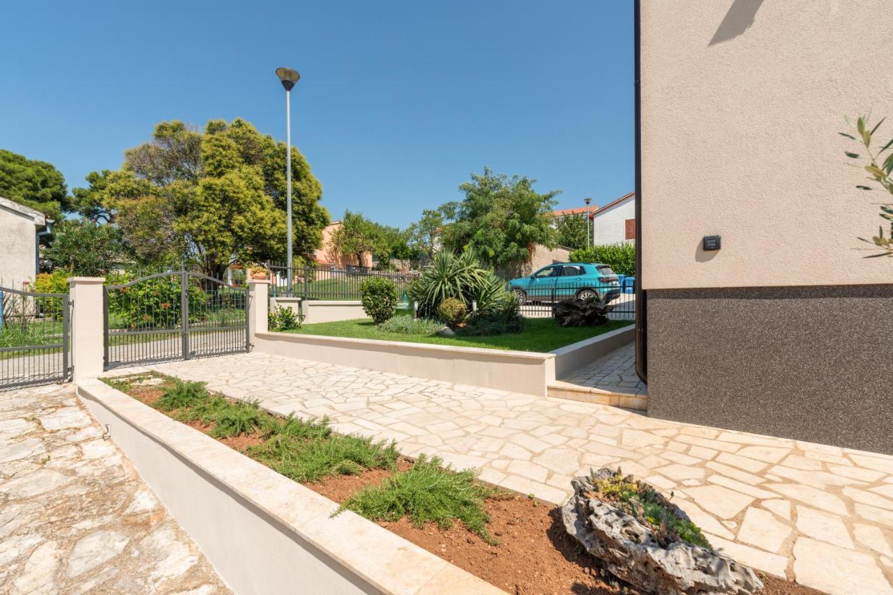 Apartman Dobrec Poreč Exteriör bild